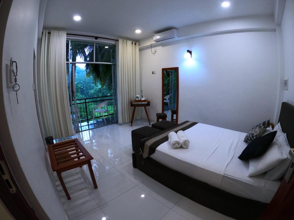 Hill Country Villa Канди Екстериор снимка