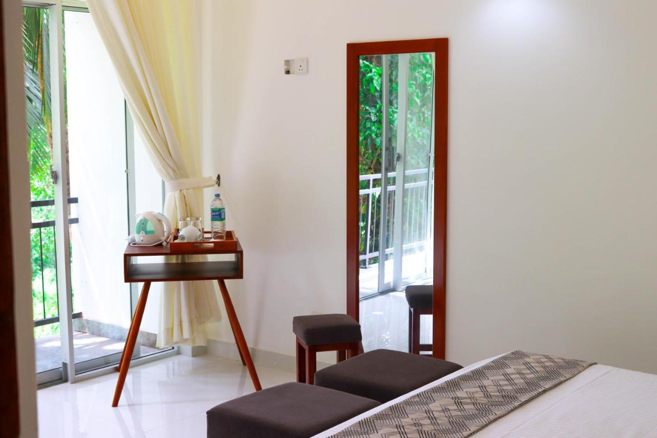 Hill Country Villa Канди Екстериор снимка
