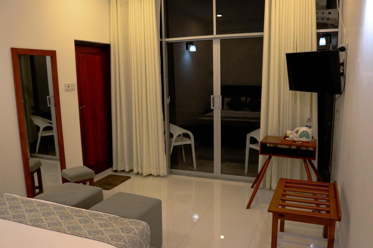 Hill Country Villa Канди Екстериор снимка