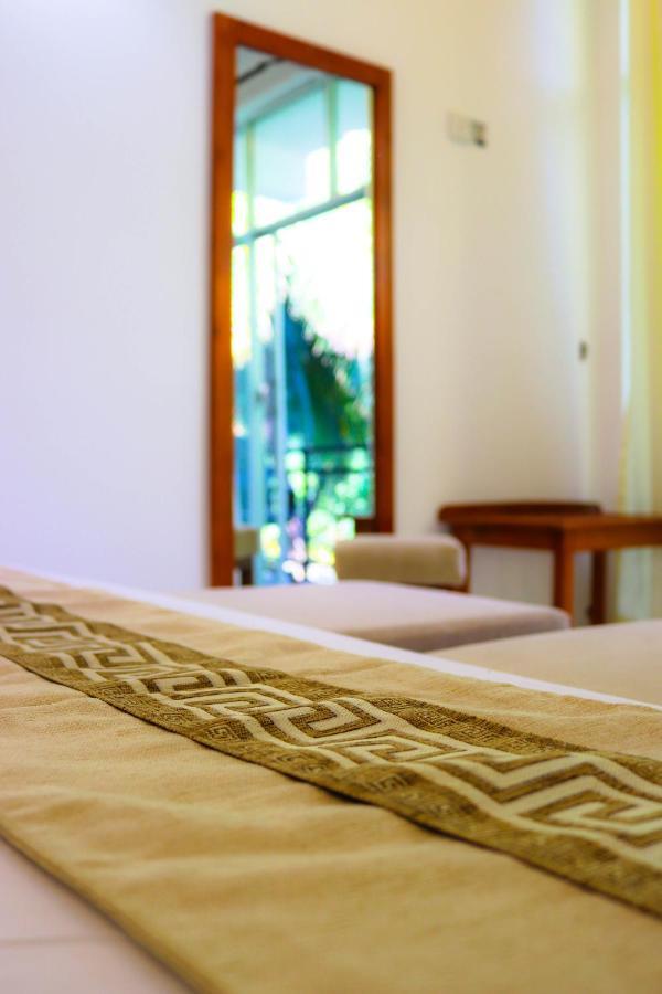 Hill Country Villa Канди Екстериор снимка
