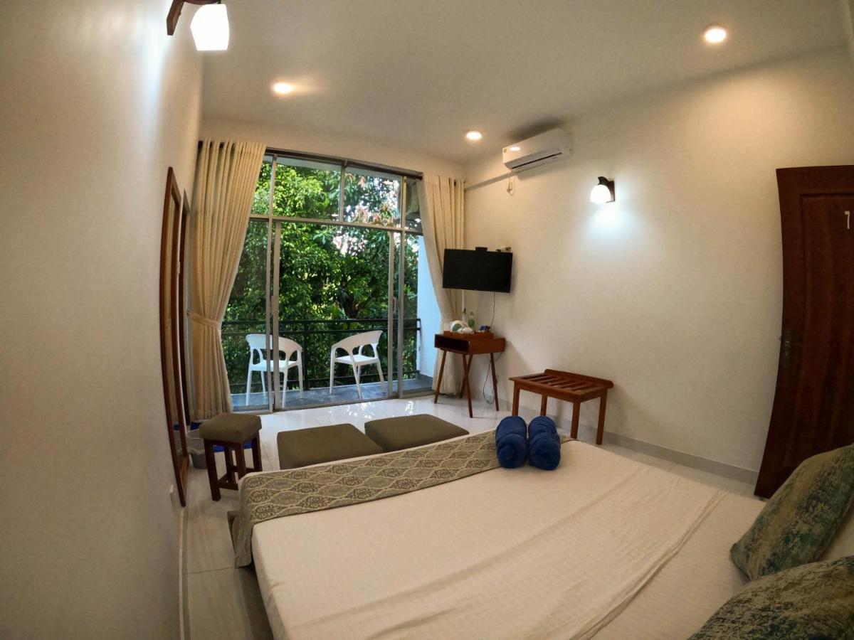 Hill Country Villa Канди Екстериор снимка