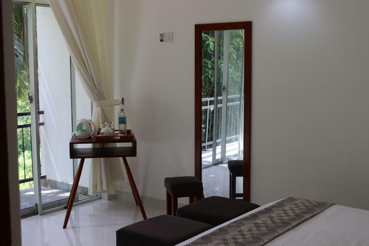 Hill Country Villa Канди Екстериор снимка
